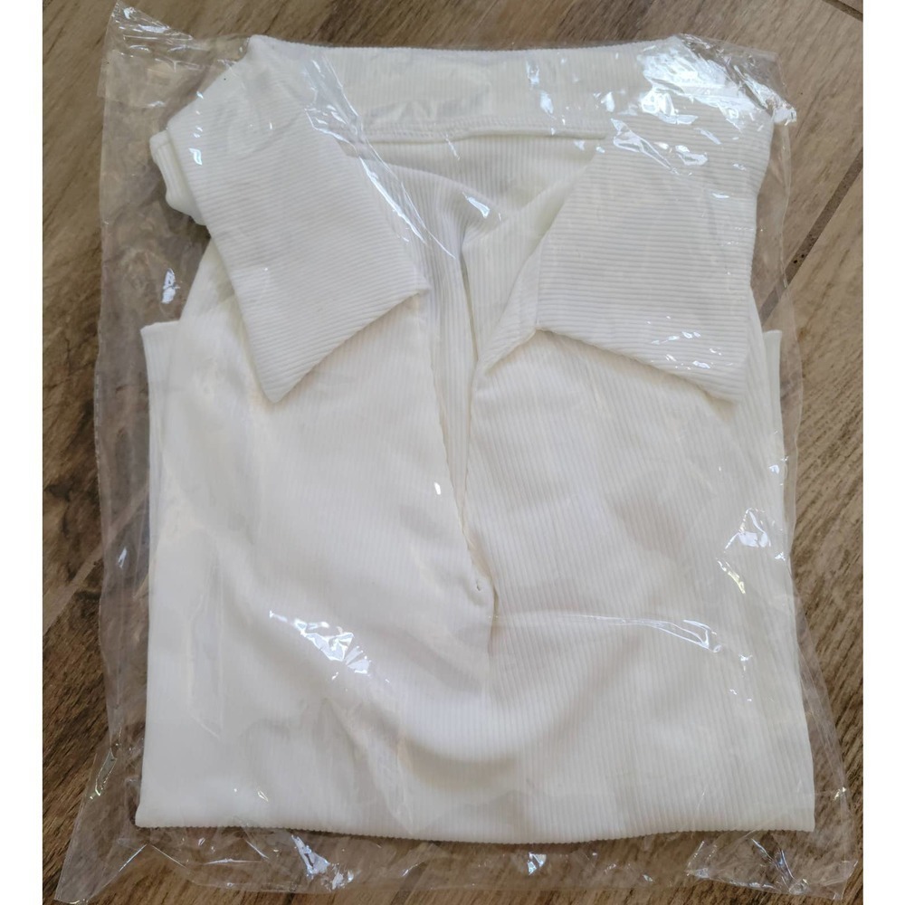White Ribbed Collared V Neck Cropped Tee Medium NWT - Picture 6 of 8